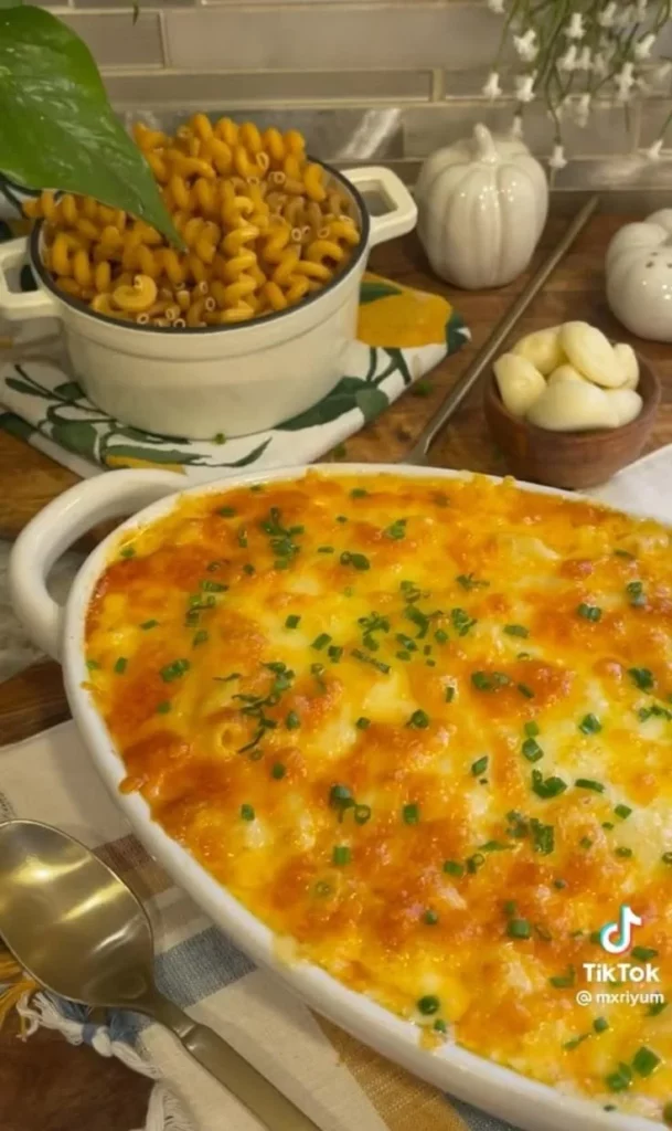 Thanksgiving Mac and Cheese Casserole with creamy cheese and golden topping