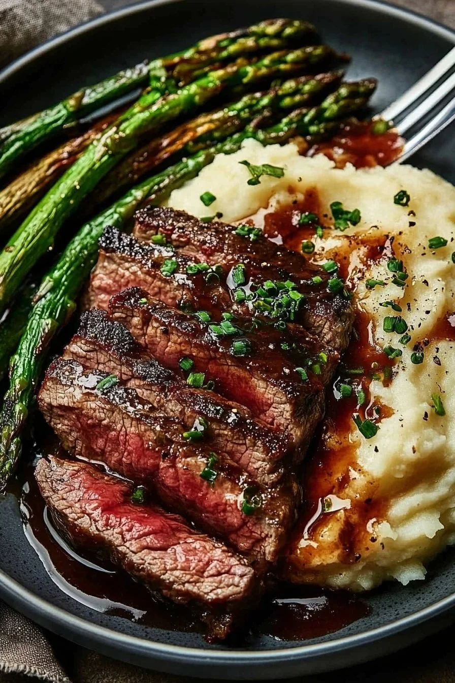Easy Gourmet Steak with Mashed Potatoes and Asparagus